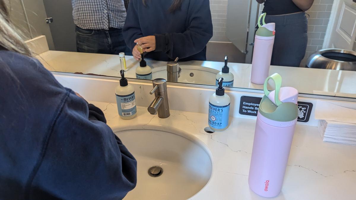 Unfiltered Tap Water - Y Combinator (0sec after start) — source product photograph