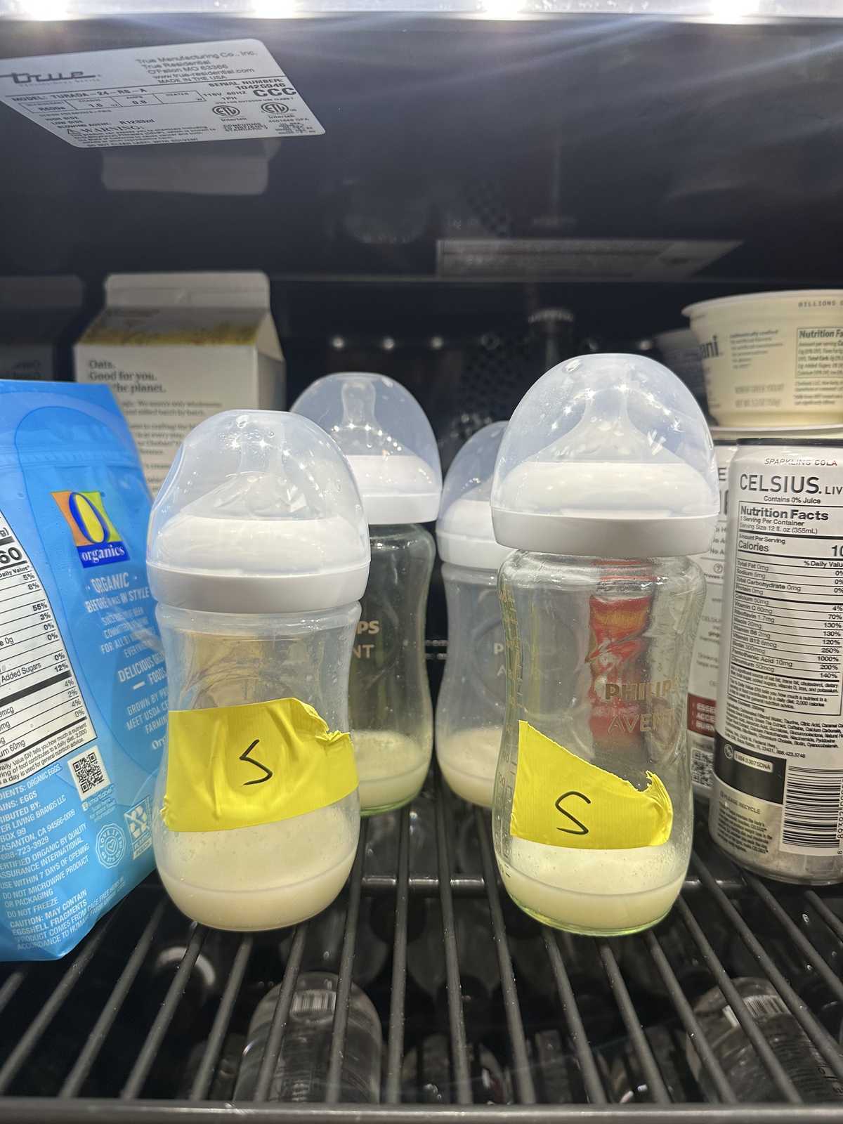 Breast Milk from Milk Bank - Philips Avent Glass Bottle (24hr in Fridge) - Medela Sanitized — source product photograph