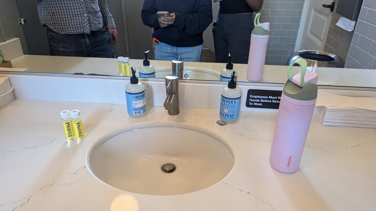 Unfiltered Tap Water - Y Combinator (30sec after start) — source product photograph